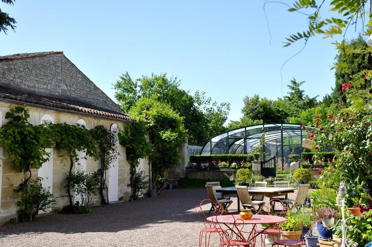 Le Puits Sainte Claire Bed & Breakfast Courcon Exterior photo