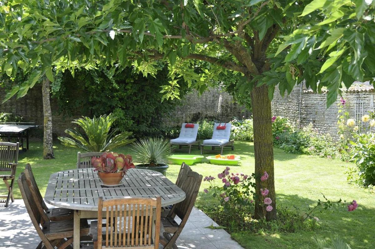 Le Puits Sainte Claire Bed & Breakfast Courcon Exterior photo