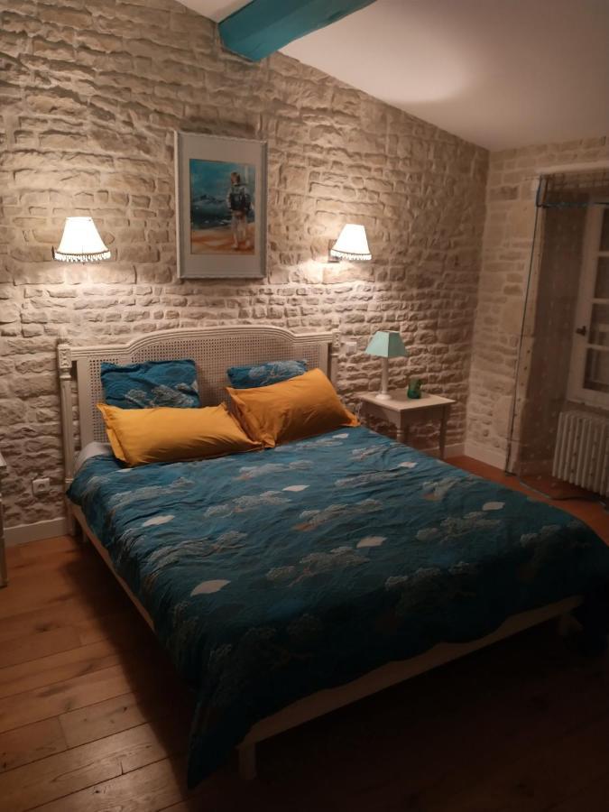 Le Puits Sainte Claire Bed & Breakfast Courcon Exterior photo