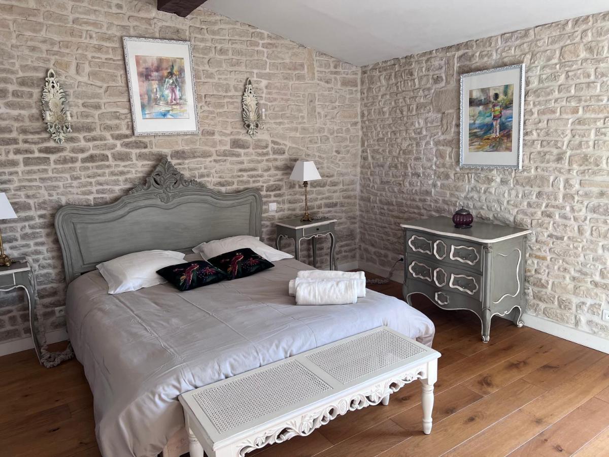 Le Puits Sainte Claire Bed & Breakfast Courcon Exterior photo