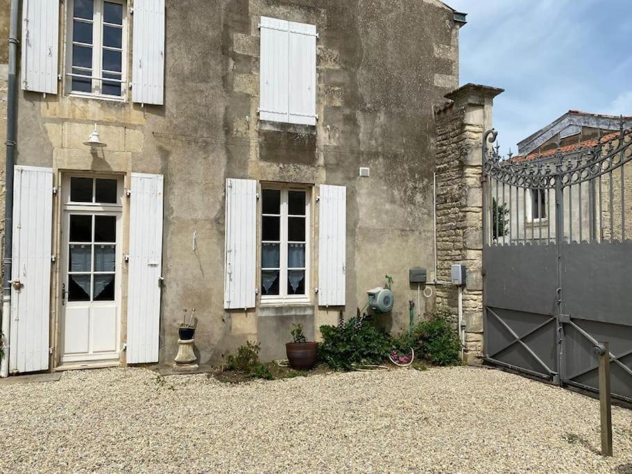 Le Puits Sainte Claire Bed & Breakfast Courcon Exterior photo