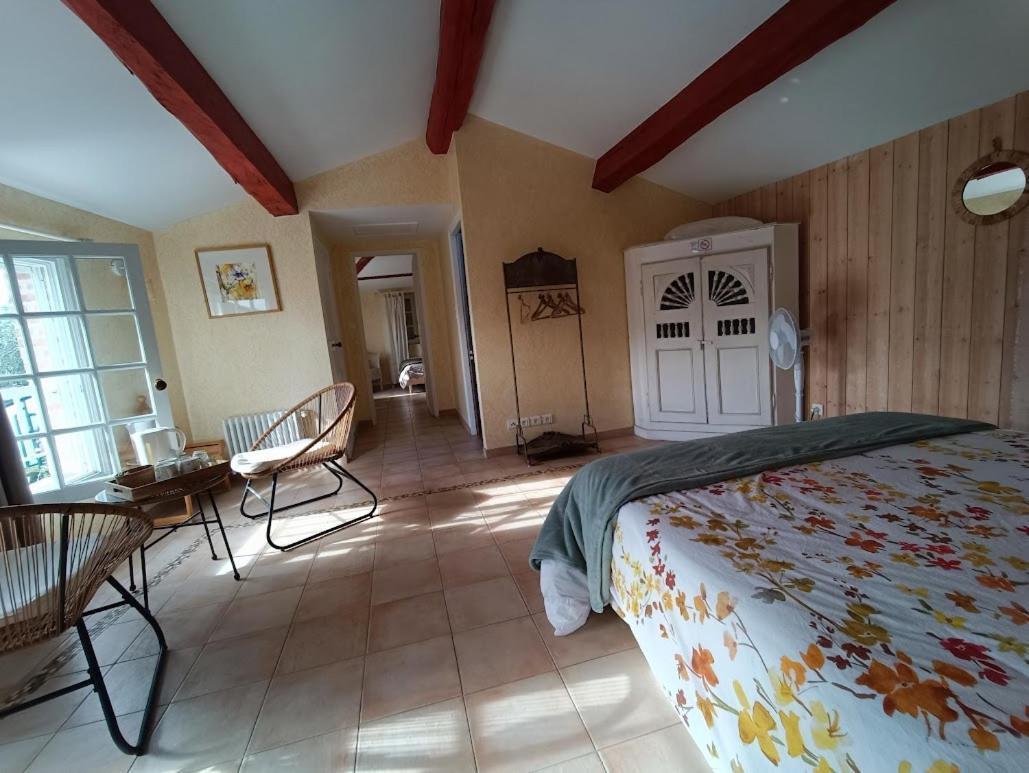 Le Puits Sainte Claire Bed & Breakfast Courcon Exterior photo
