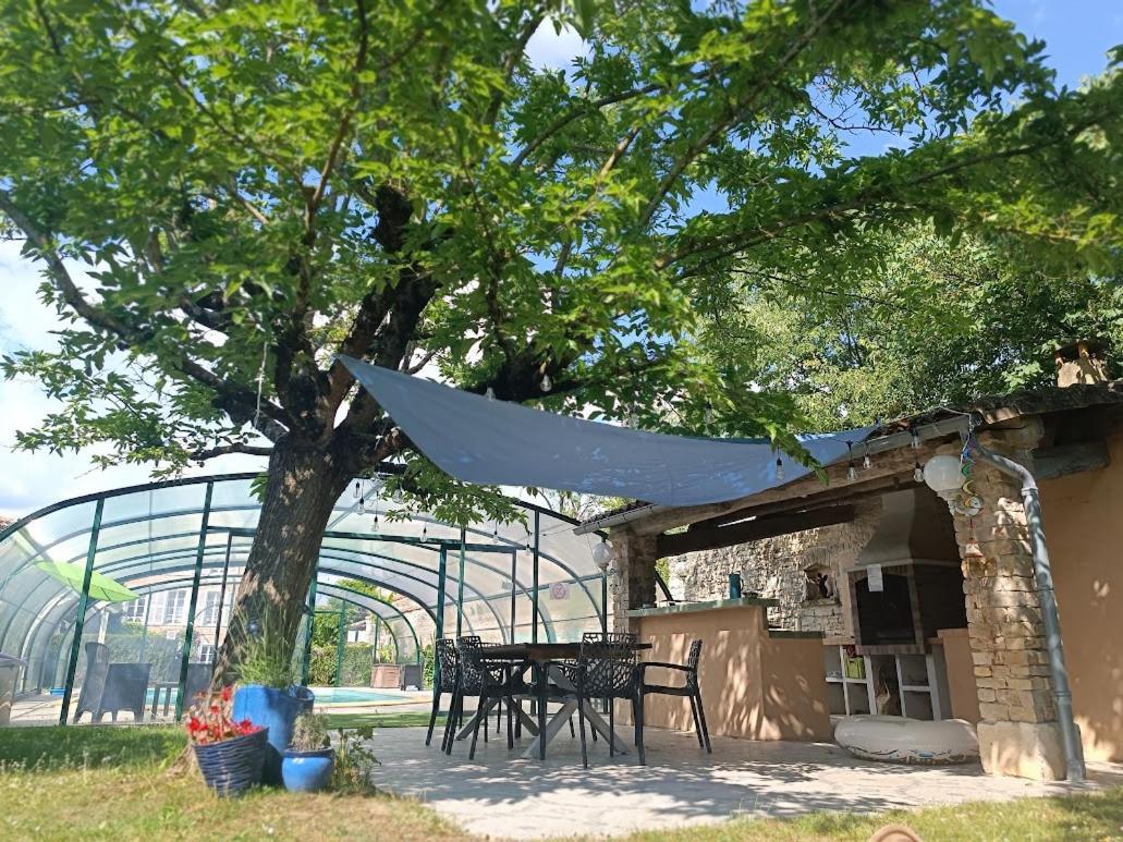 Le Puits Sainte Claire Bed & Breakfast Courcon Exterior photo